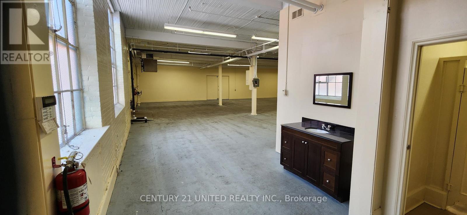 15 - 280 PERRY STREET