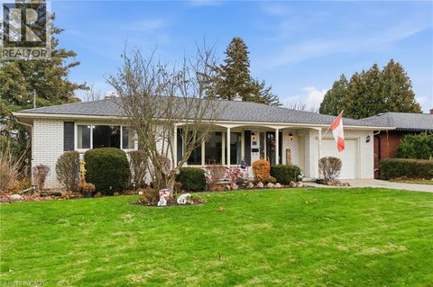 42 HENRIETTA Street St. Catharines ON L2S2M6