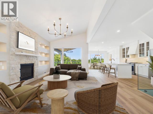 4835 LESLEY CRES