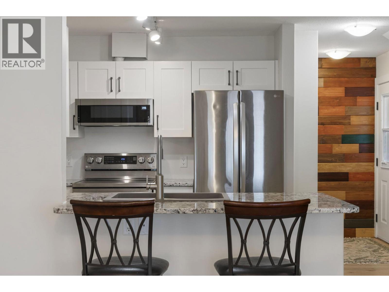 5460 Clements Crescent Unit# 107