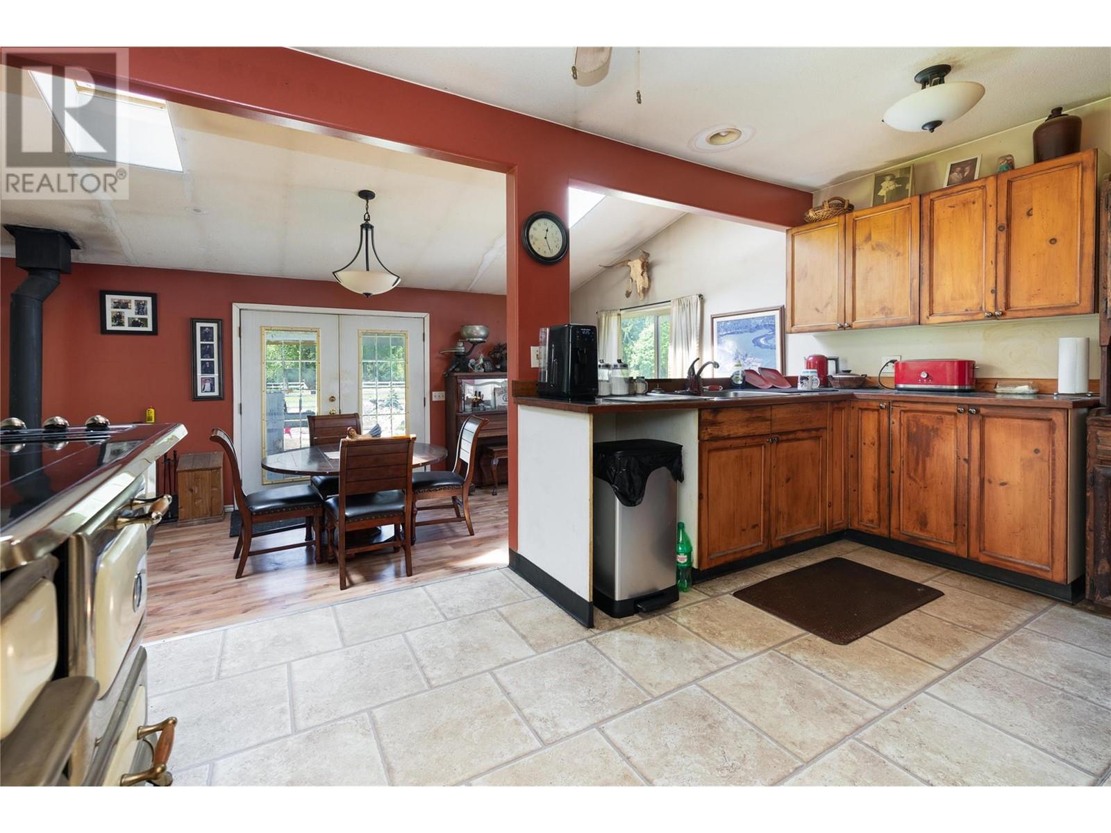 2169 Solsqua Road