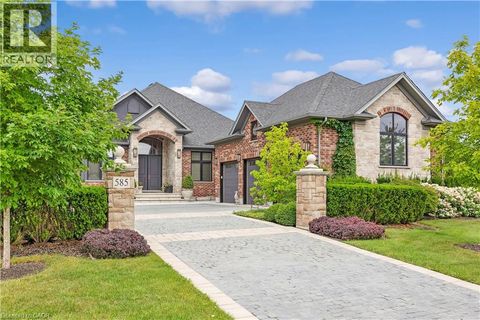 585 REGAL Place Waterloo ON N2V2G3