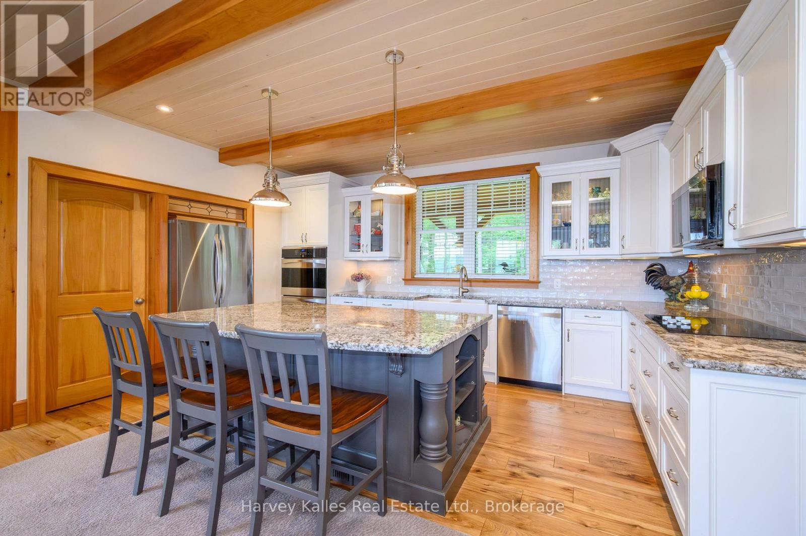 1045 LAKESHORE DRIVE