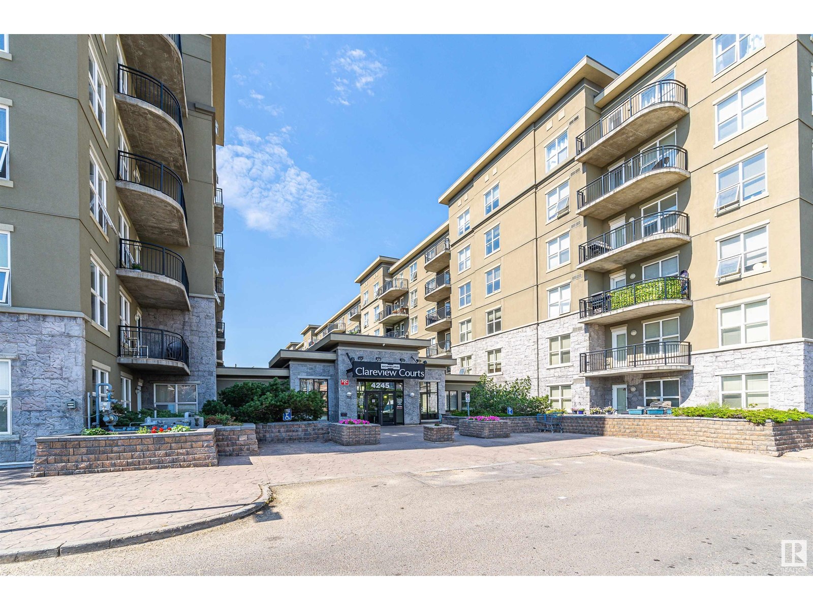 #1-206 4245 139 AV NW