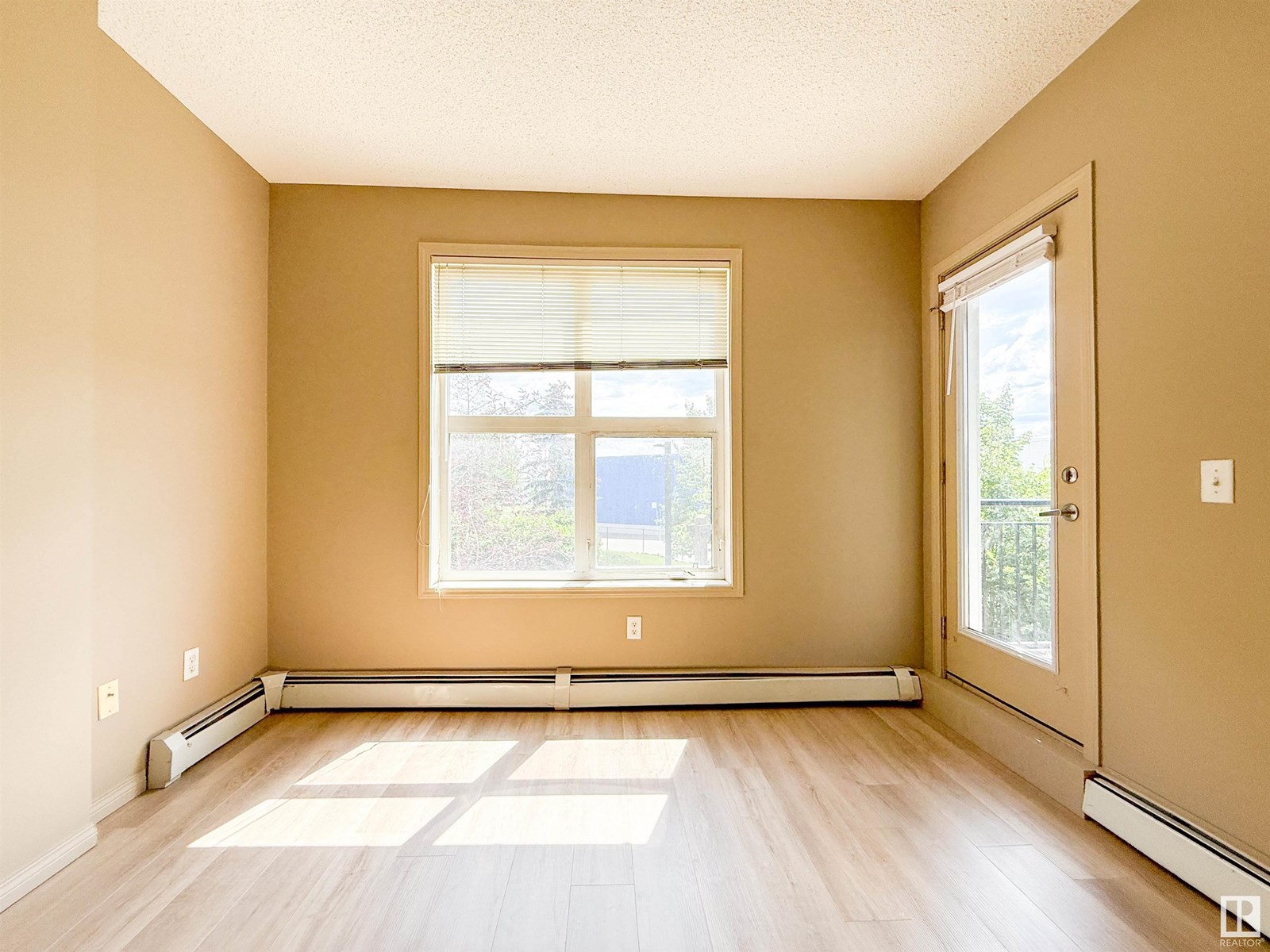#1-206 4245 139 AV NW