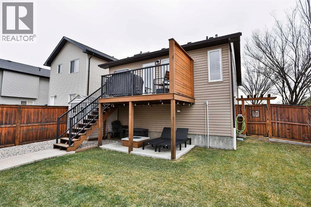 532 Silkstone Crescent W