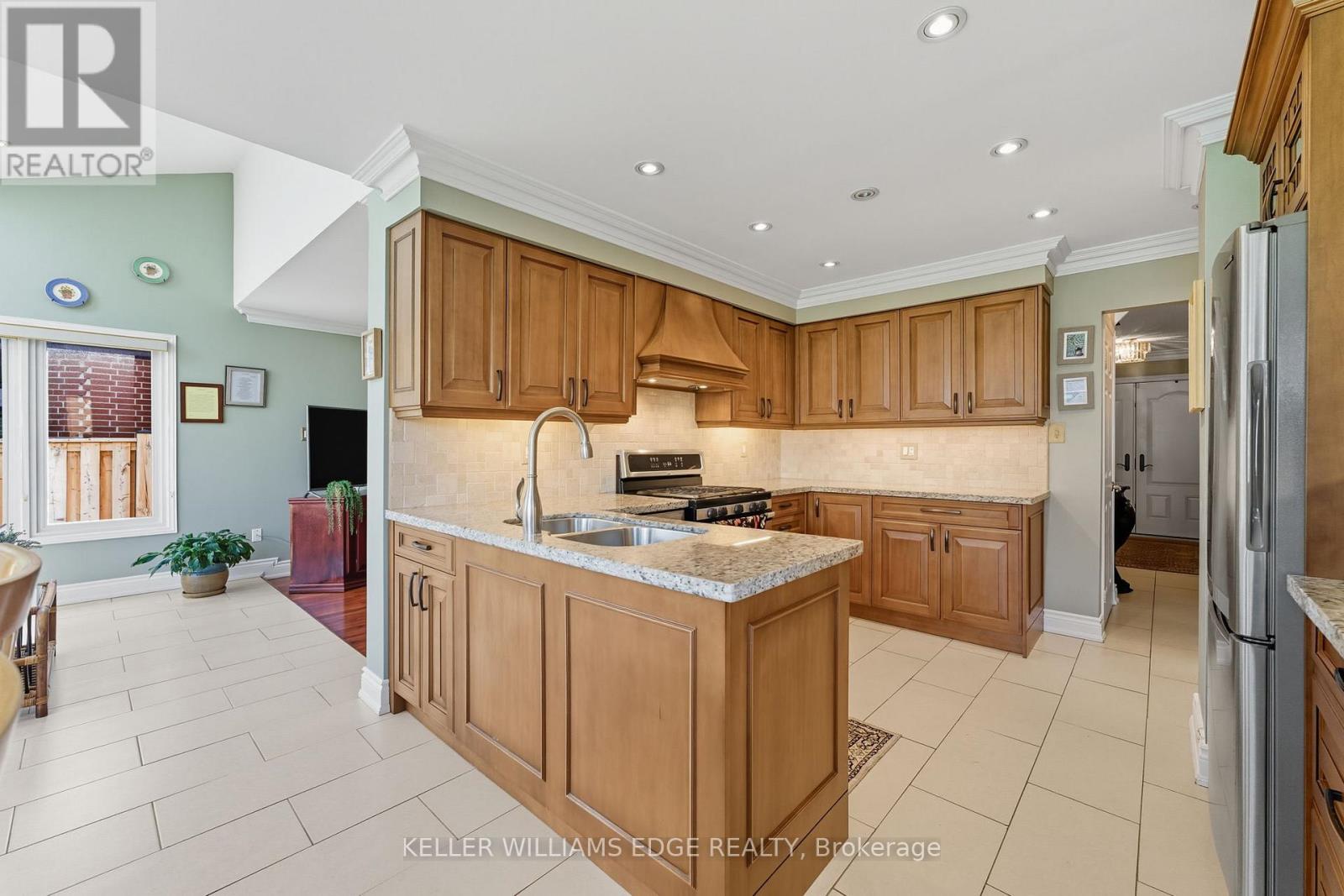 3043 VANDERBILT ROAD