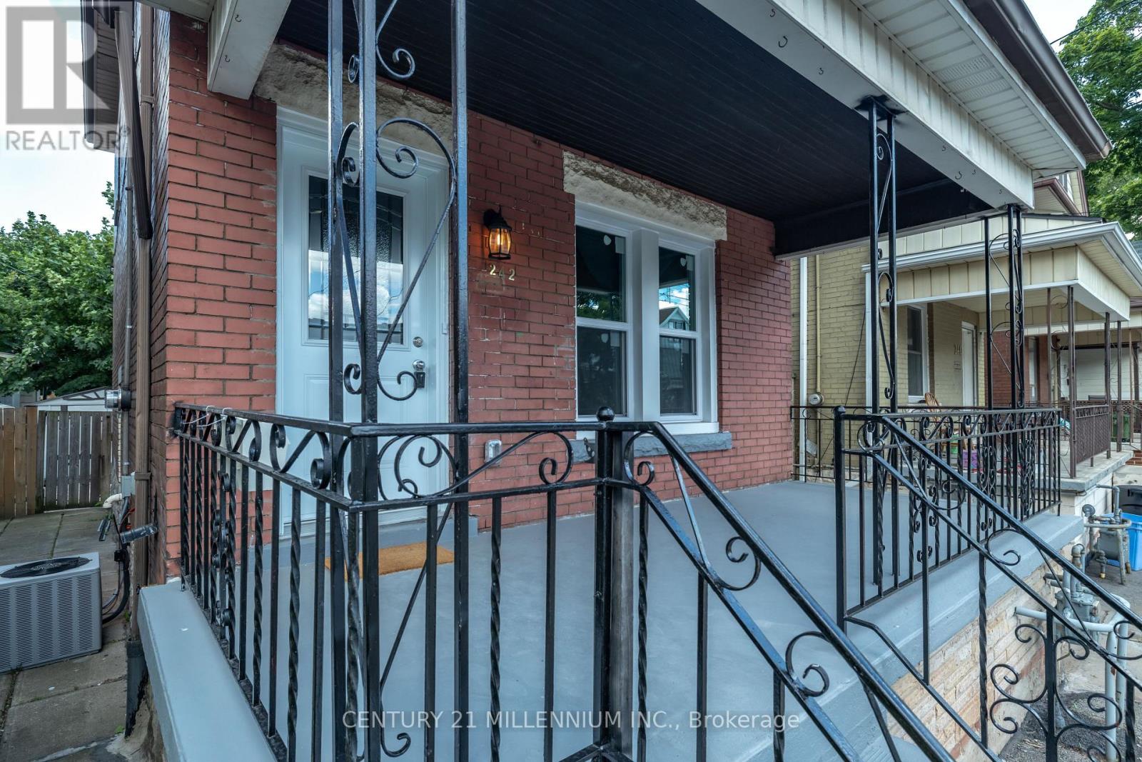 242 BALMORAL AVENUE N