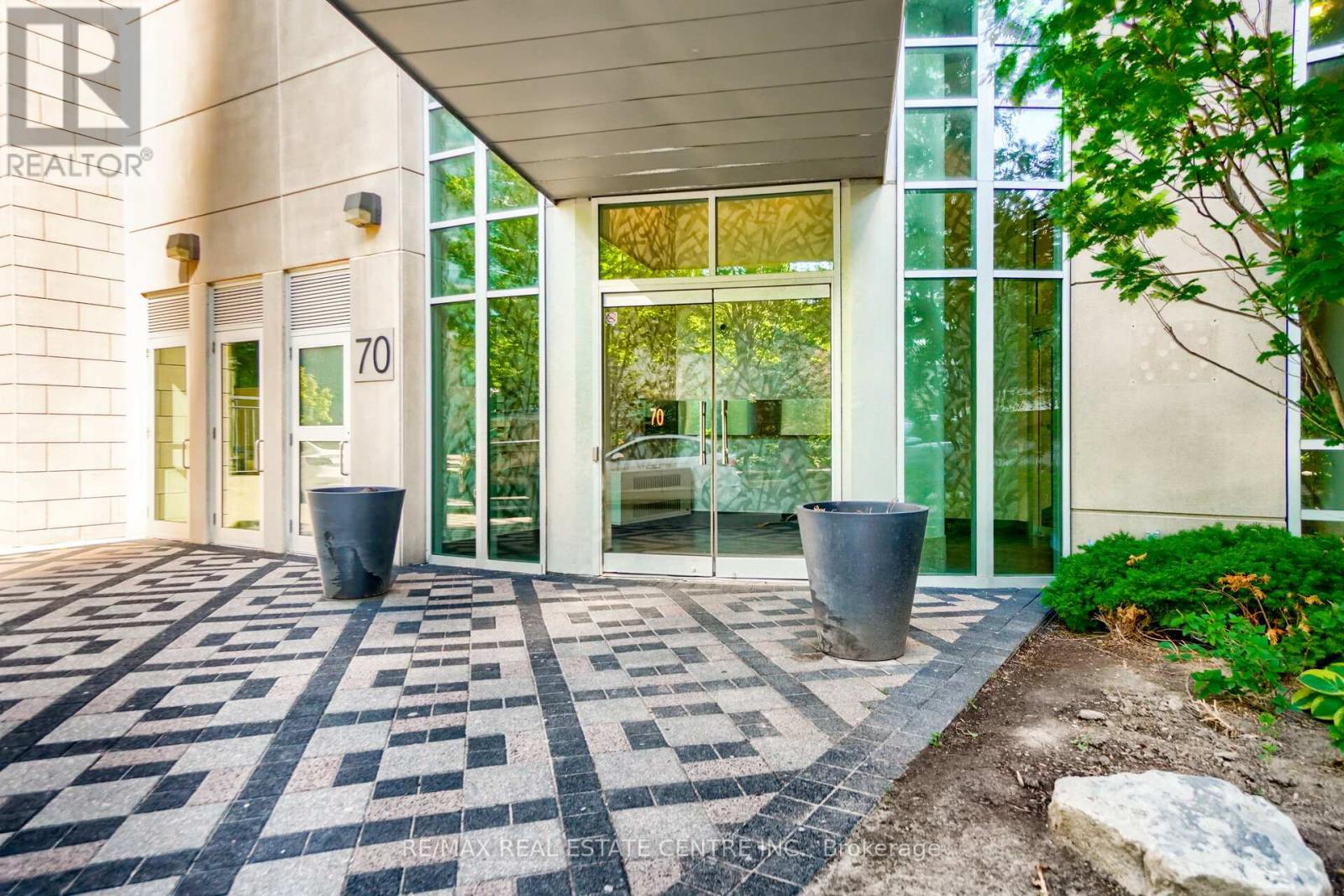 1503 - 70 ABSOLUTE AVENUE
