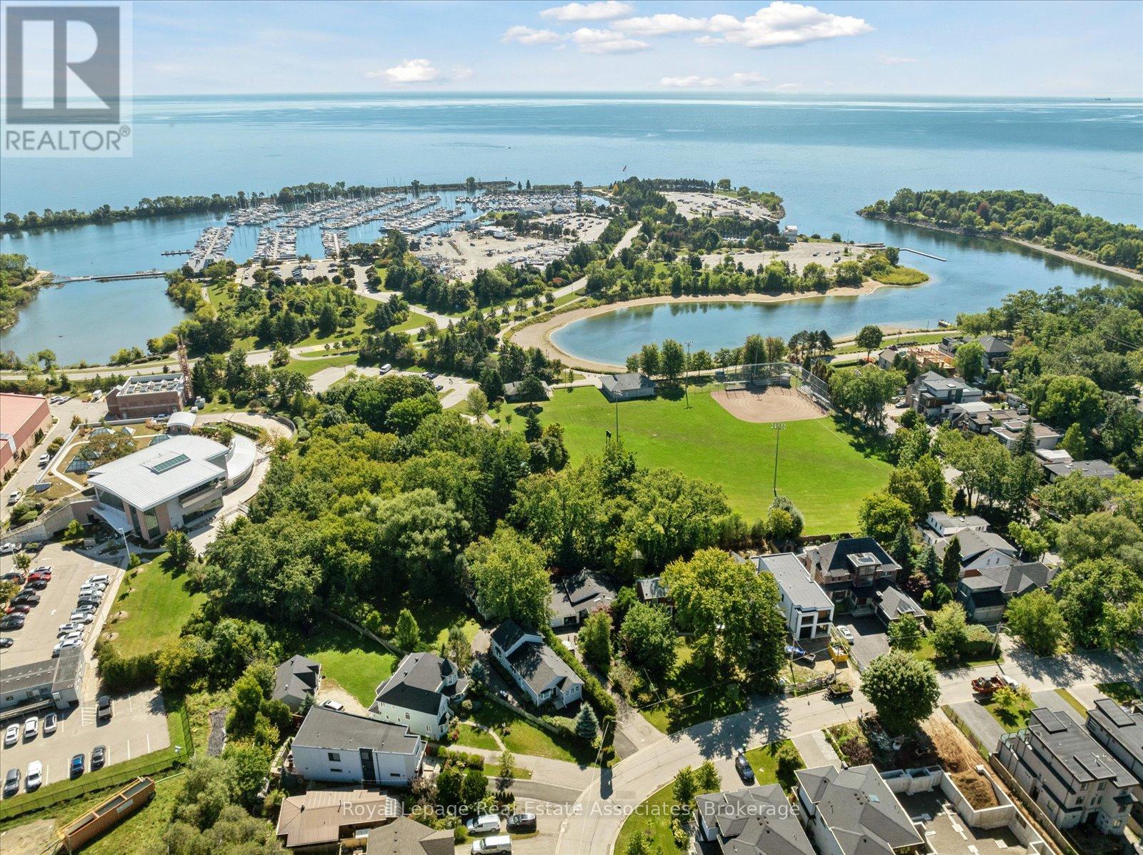 708 MONTBECK CRESCENT