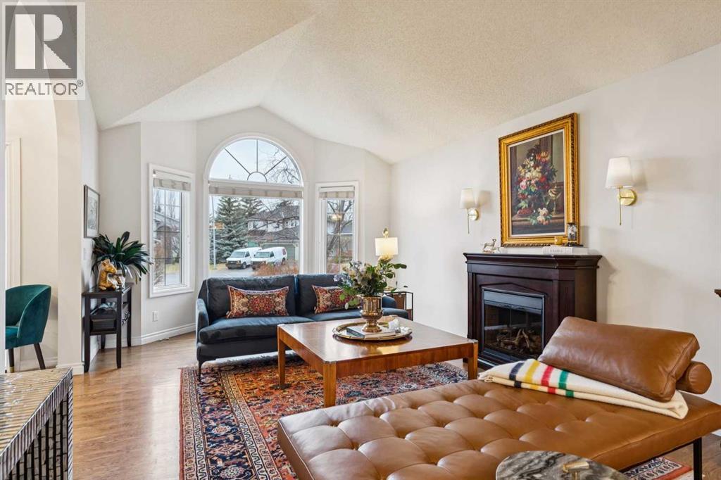 206 Signal Hill Point SW