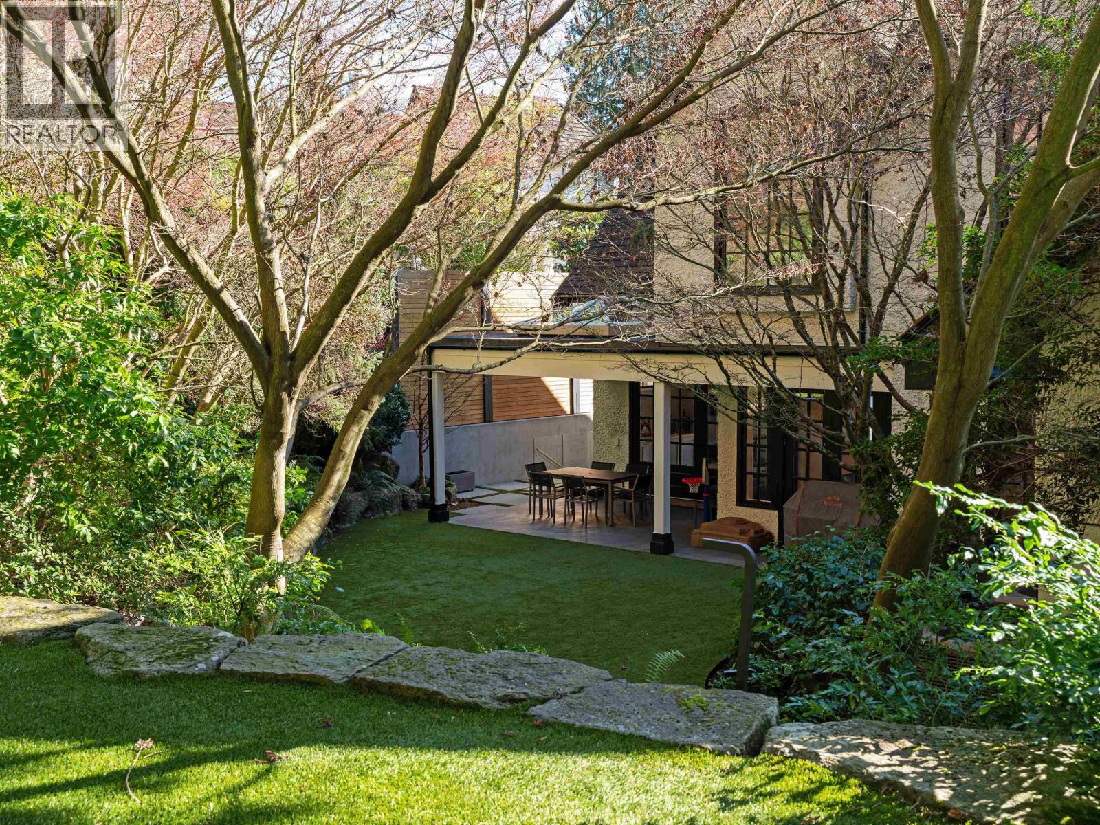 2985 ALTAMONT CRESCENT