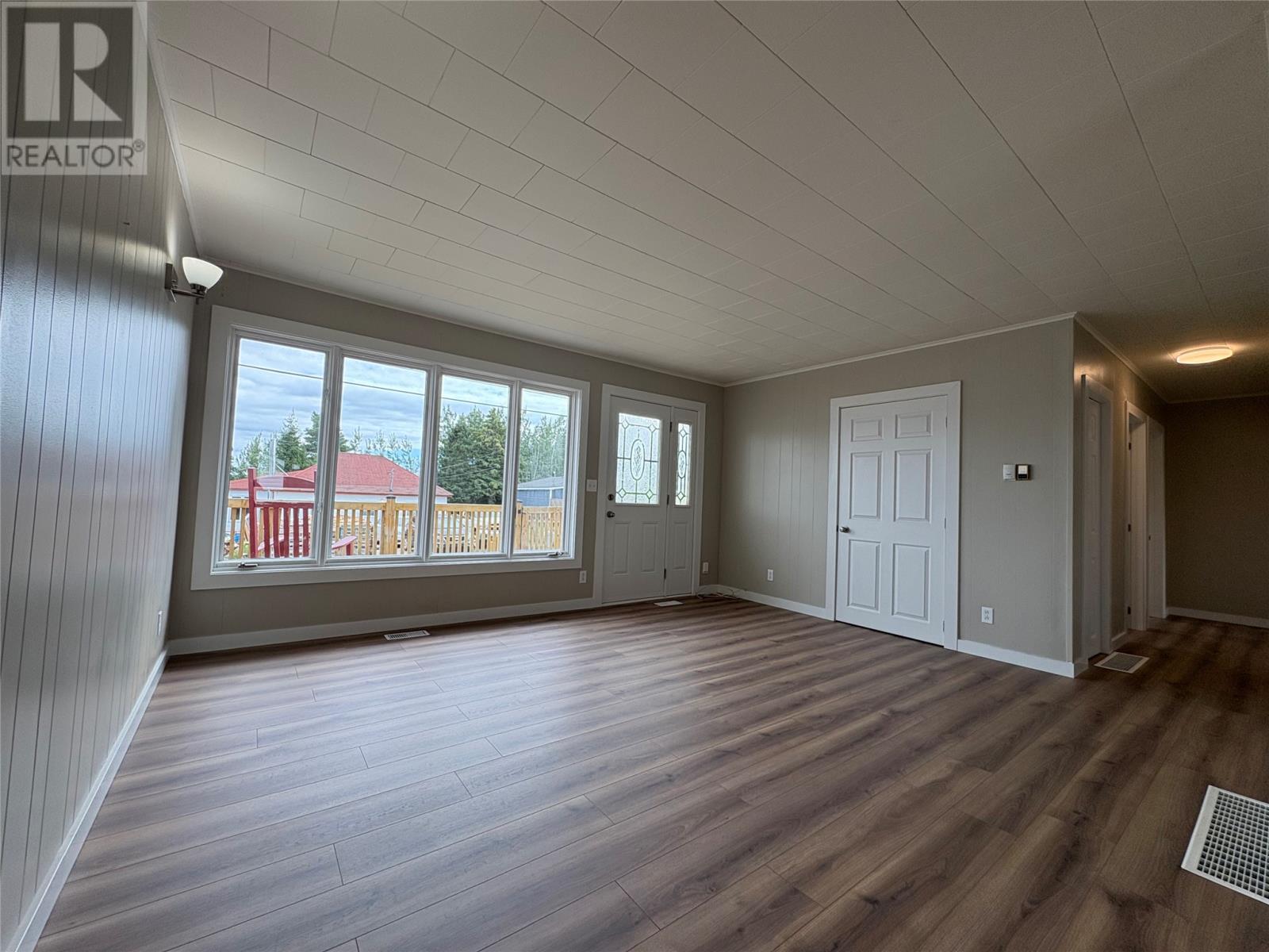 6 Pine Avenue