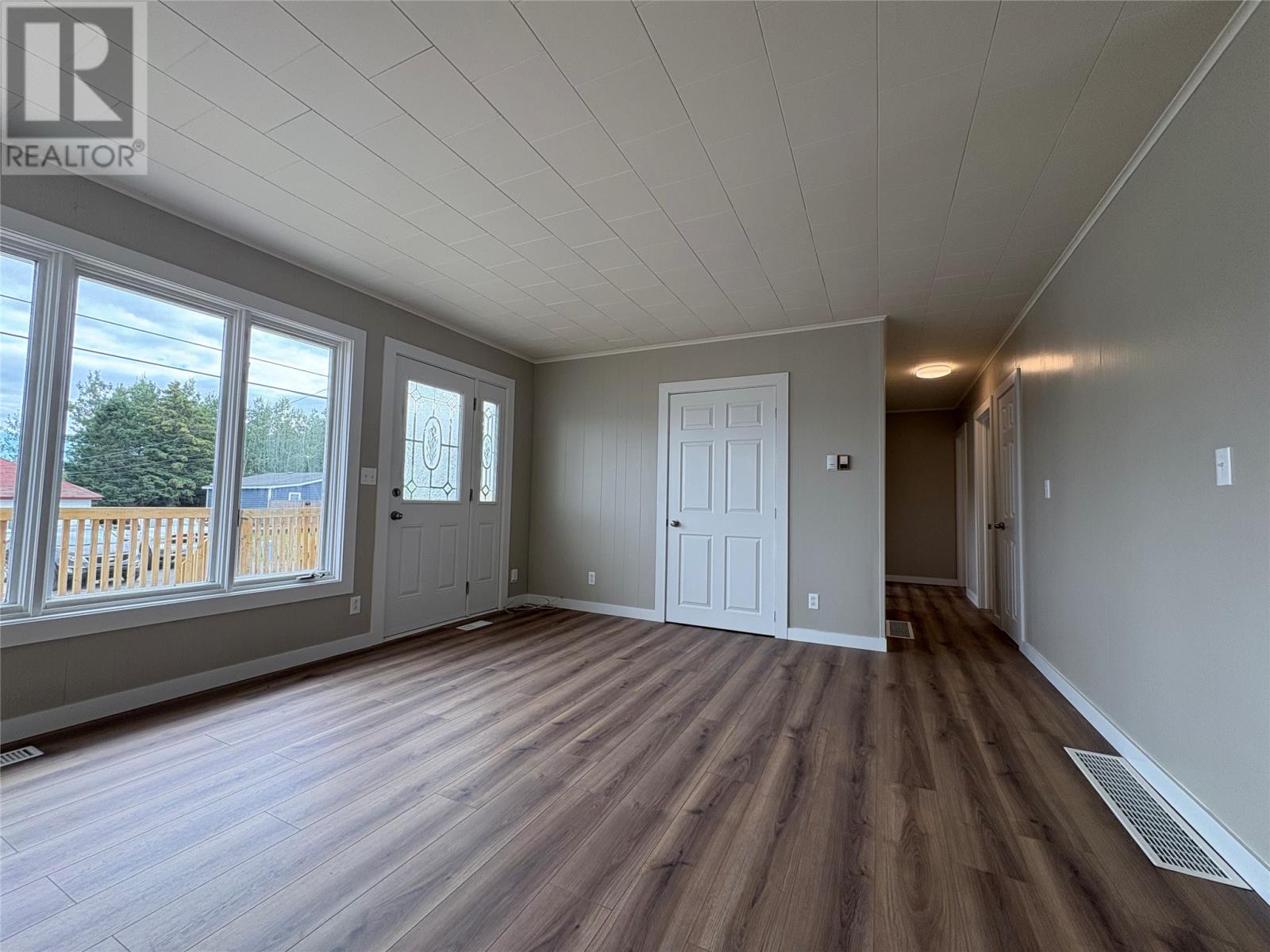 6 Pine Avenue