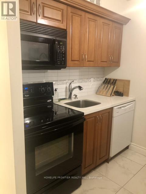 Photo 1 of 7 — 712 - 633 BAY STREET Unit 712, Toronto (Bay Street Corridor), ON M5G2G4