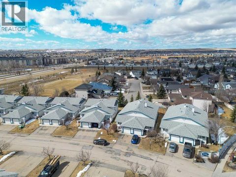 4, 33 Stonegate Drive NW Airdrie AB T4B2V9