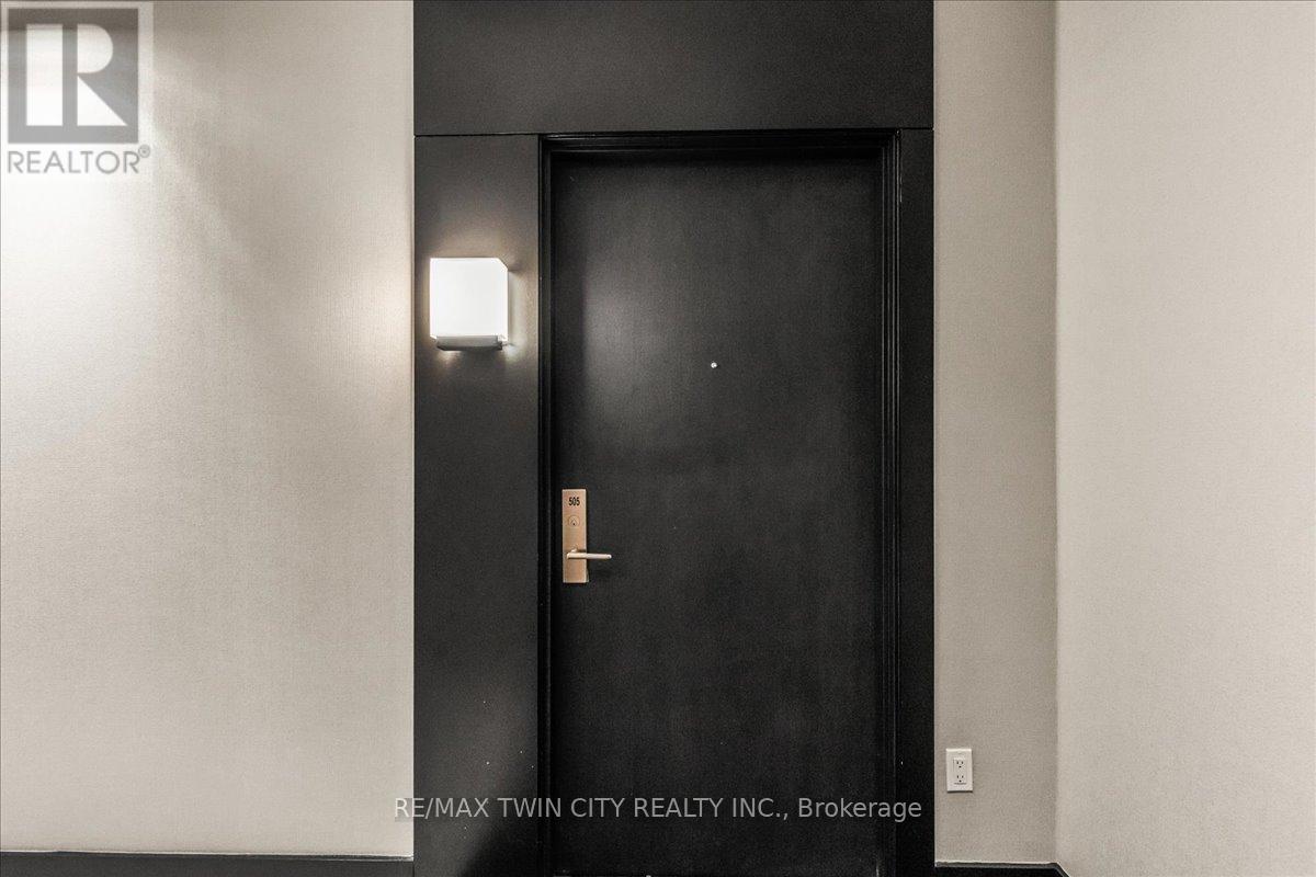 505 - 55 DUKE STREET W