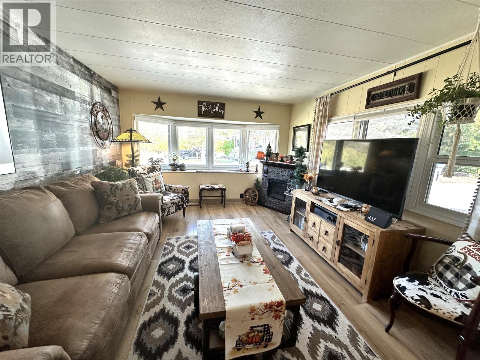 146 WILLOW Court Unit# 6B