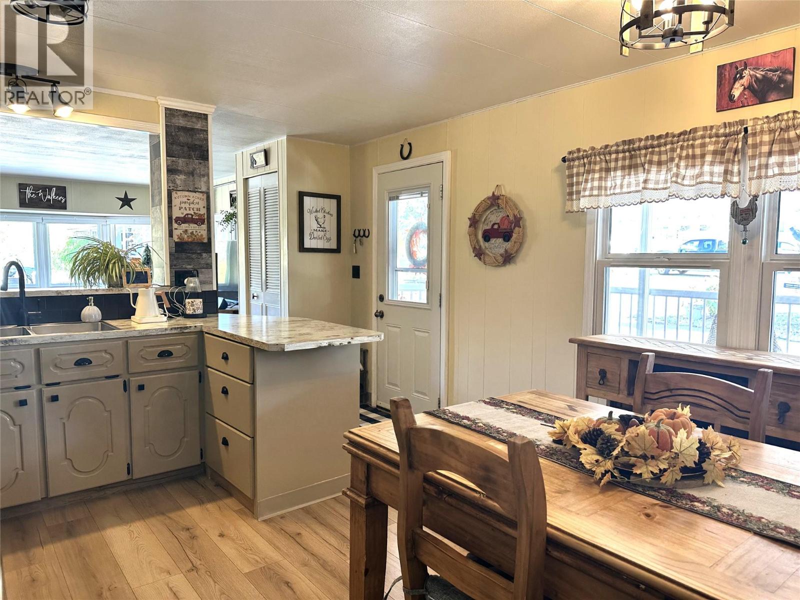 146 WILLOW Court Unit# 6B