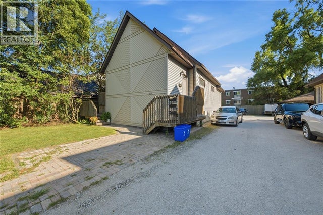 953 EXMOUTH STREET