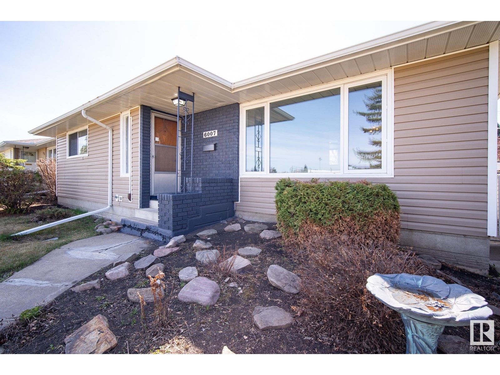 6007 95 AV NW