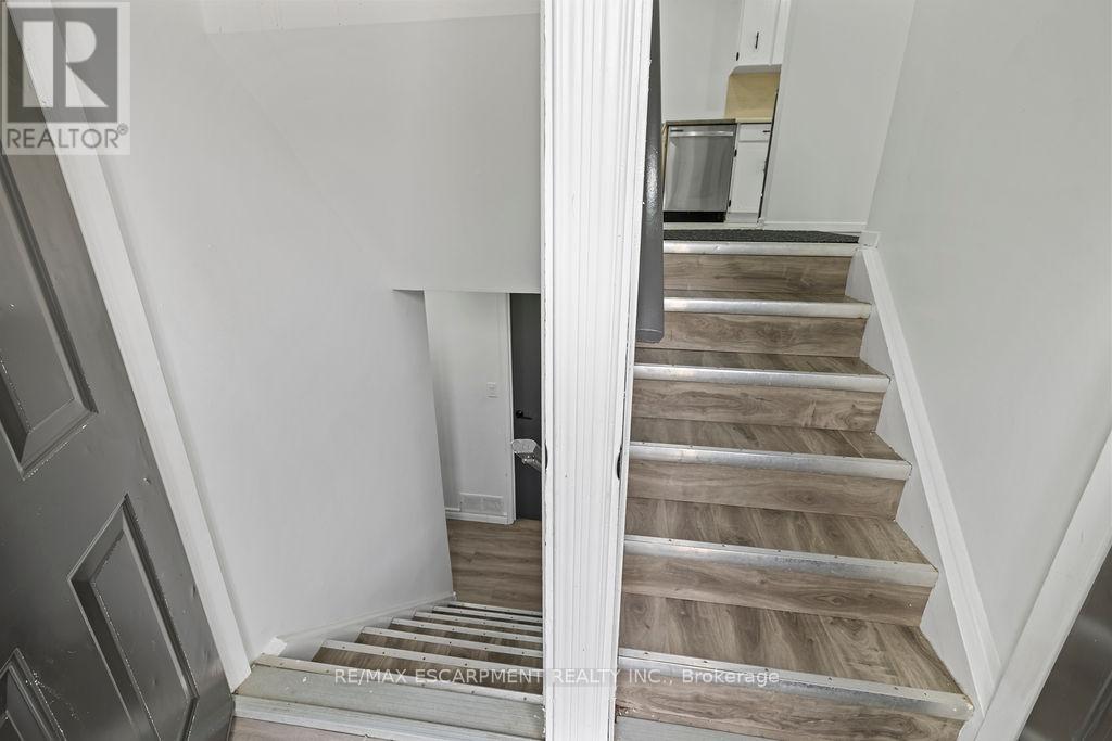 24 TARA CRESCENT