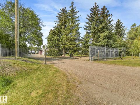 54534 RGE RD 215 Rural Strathcona County AB T8L4B9