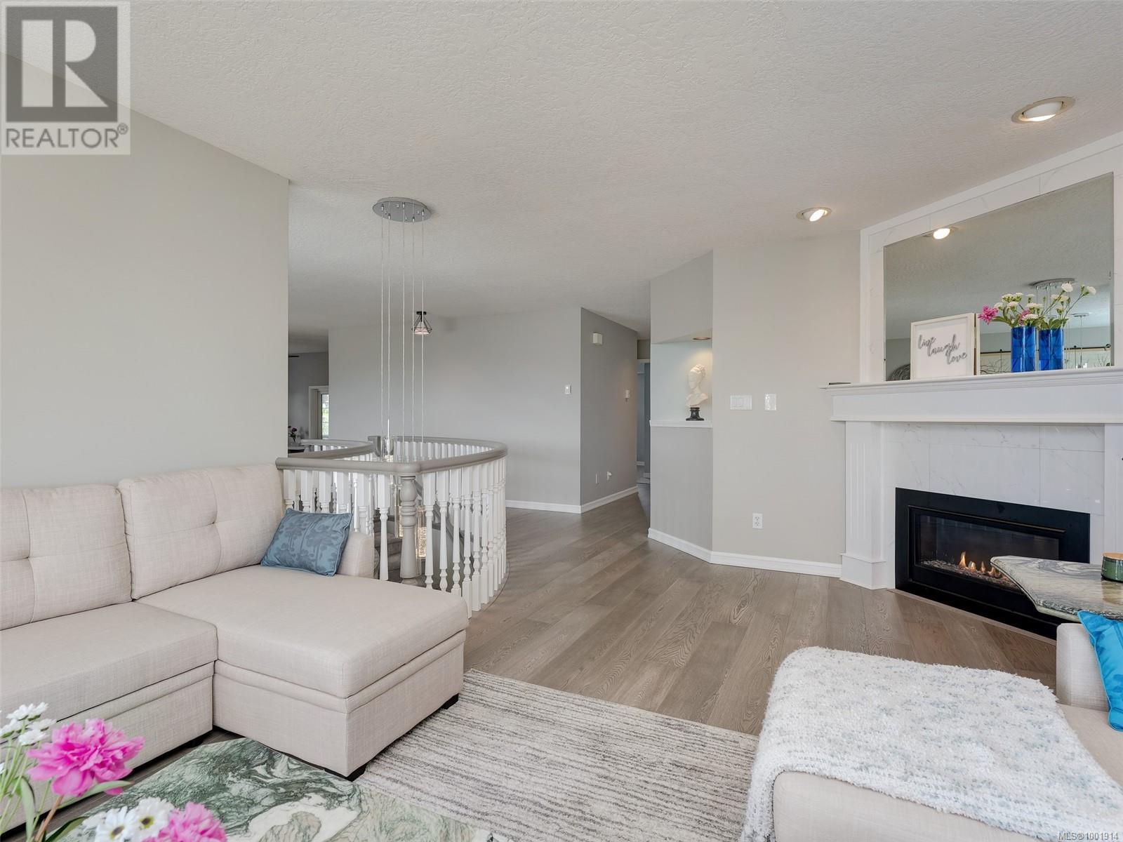 6428 Bella Vista Dr