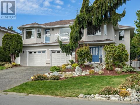 6428 Bella Vista Dr Central Saanich BC V8Z7G6