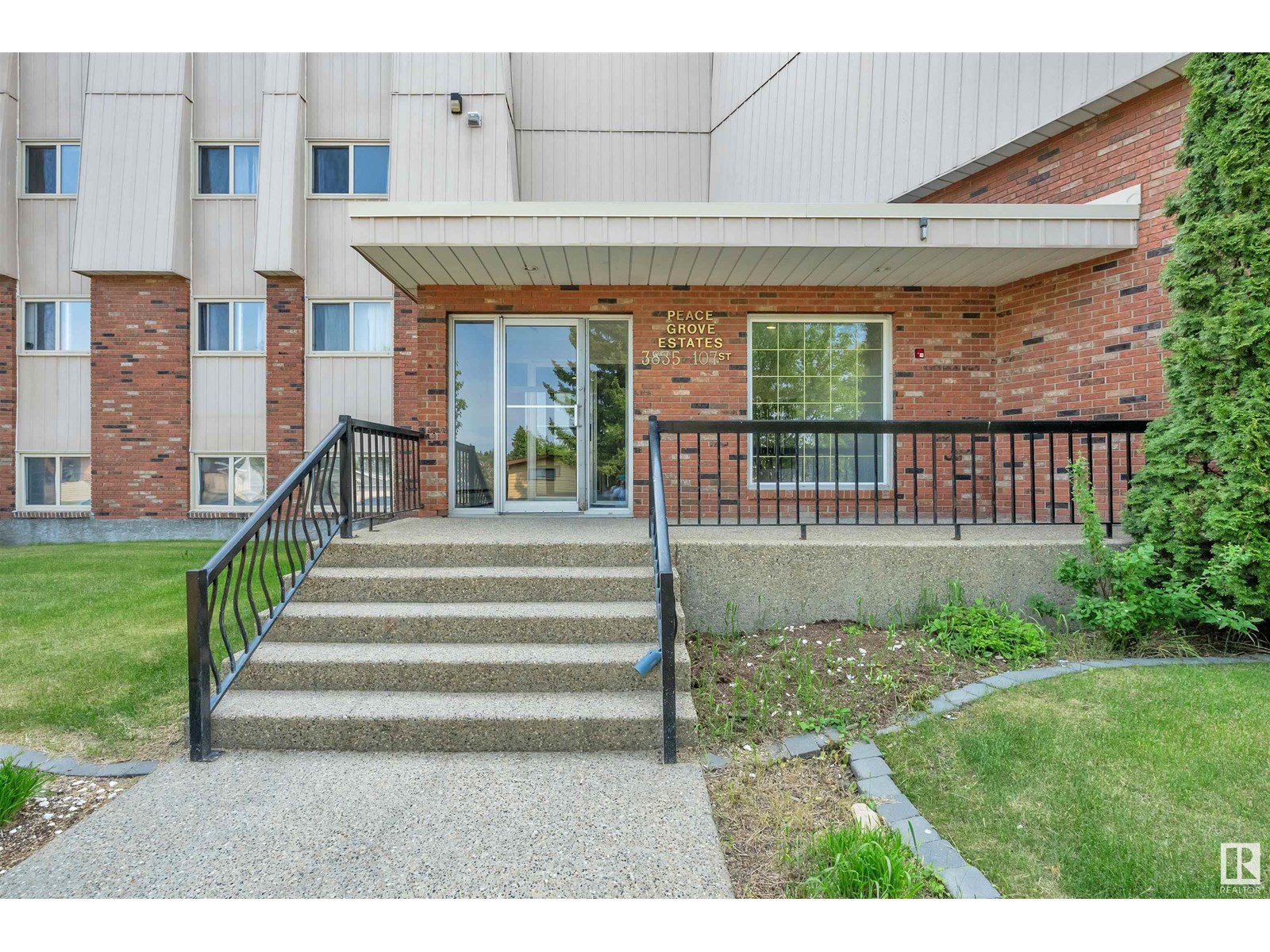 #301 3835 107 ST NW
