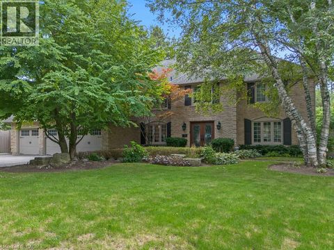 138 CAVENDISH Court Oakville ON L6J5S2