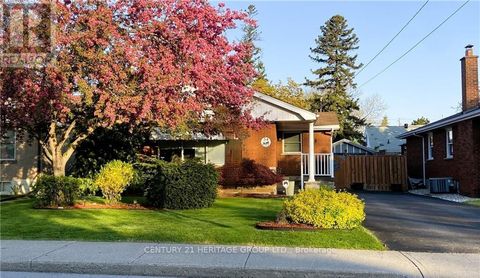 54 SHERWOOD RISE Hamilton (Sherwood) ON L8T1N8