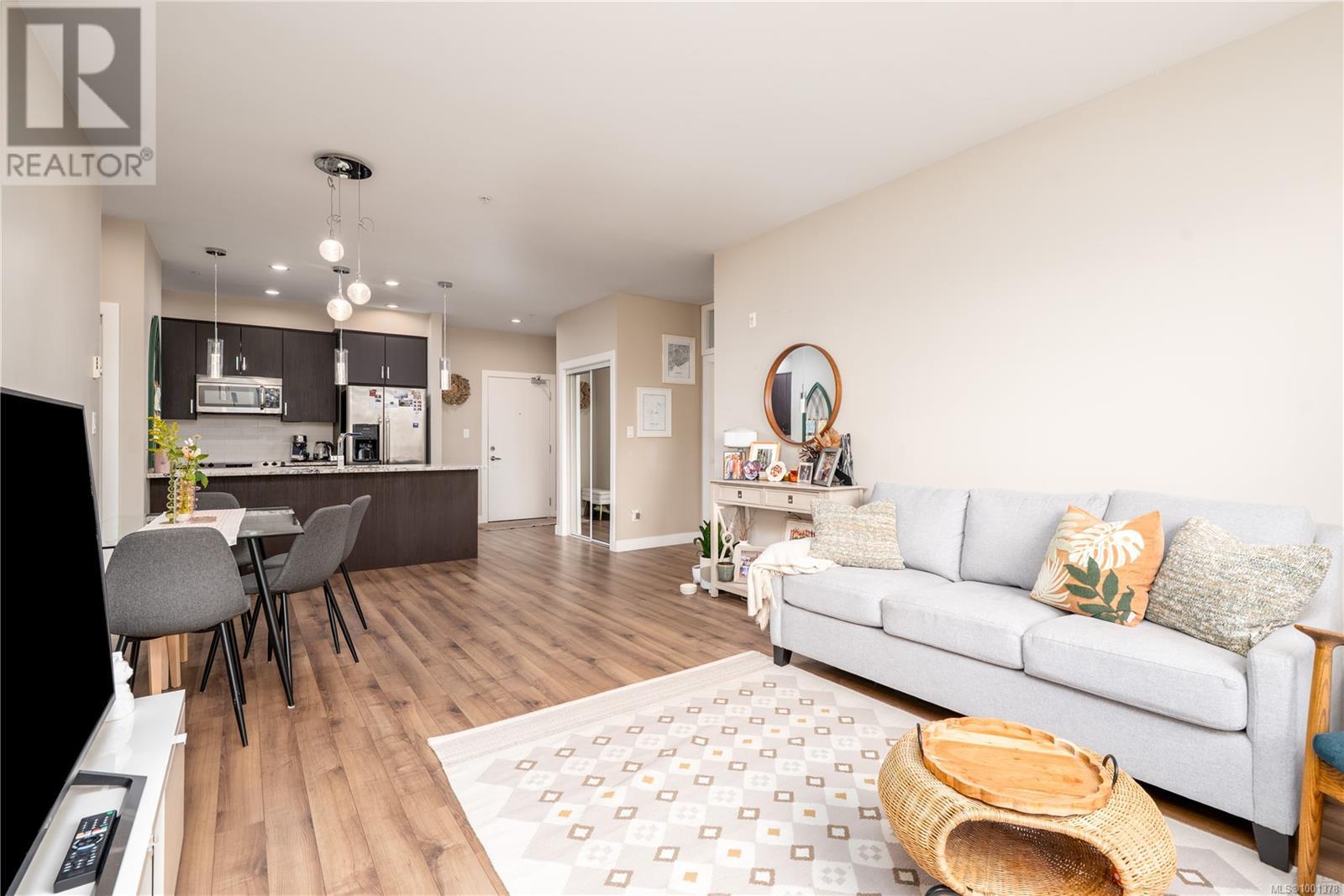 310 2655 Sooke Rd
