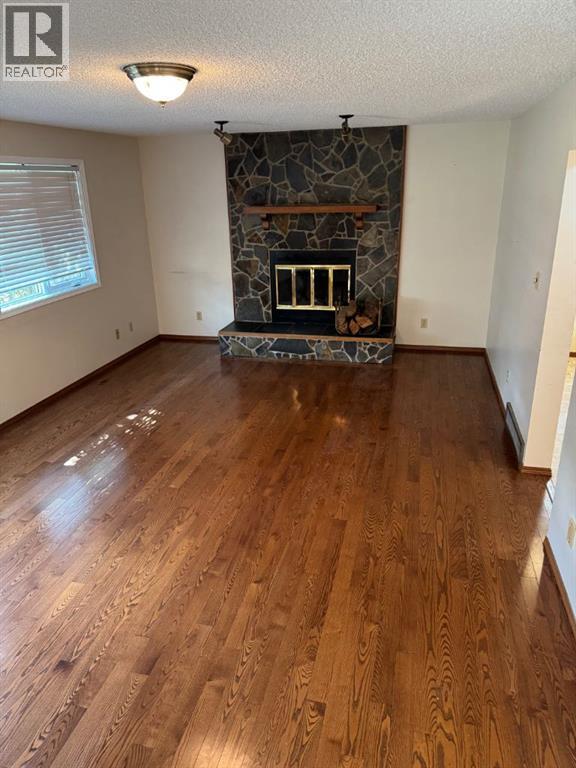 322 Sherwood Place W
