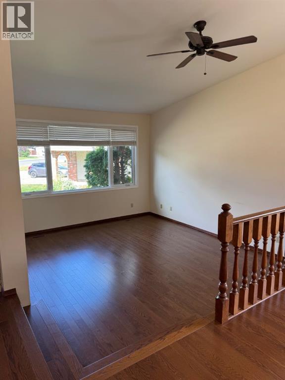 322 Sherwood Place W