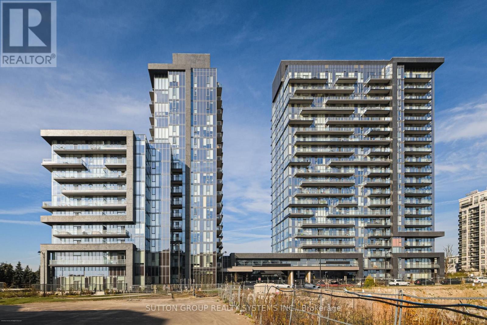 204 - 10 GATINEAU DRIVE