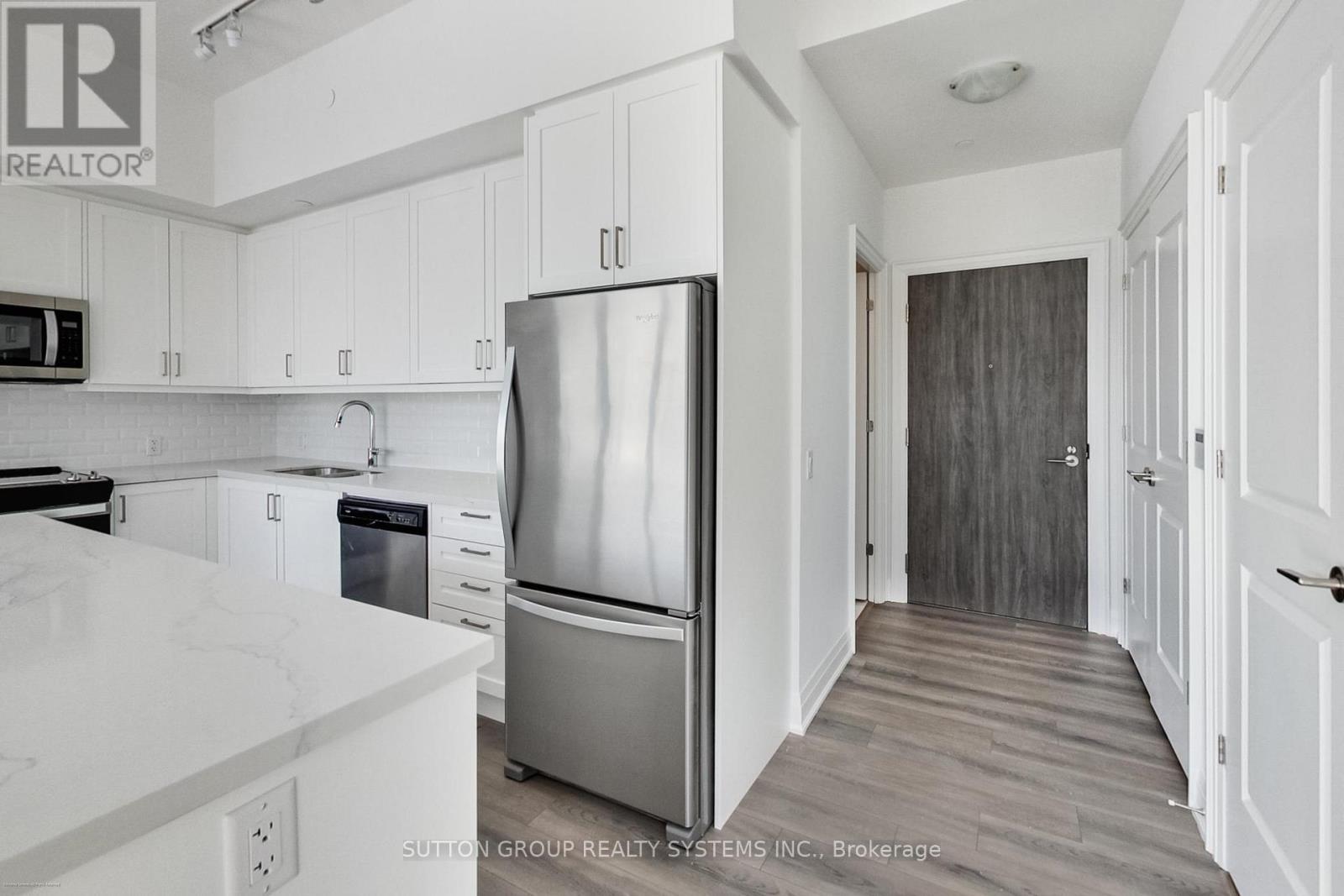 204 - 10 GATINEAU DRIVE