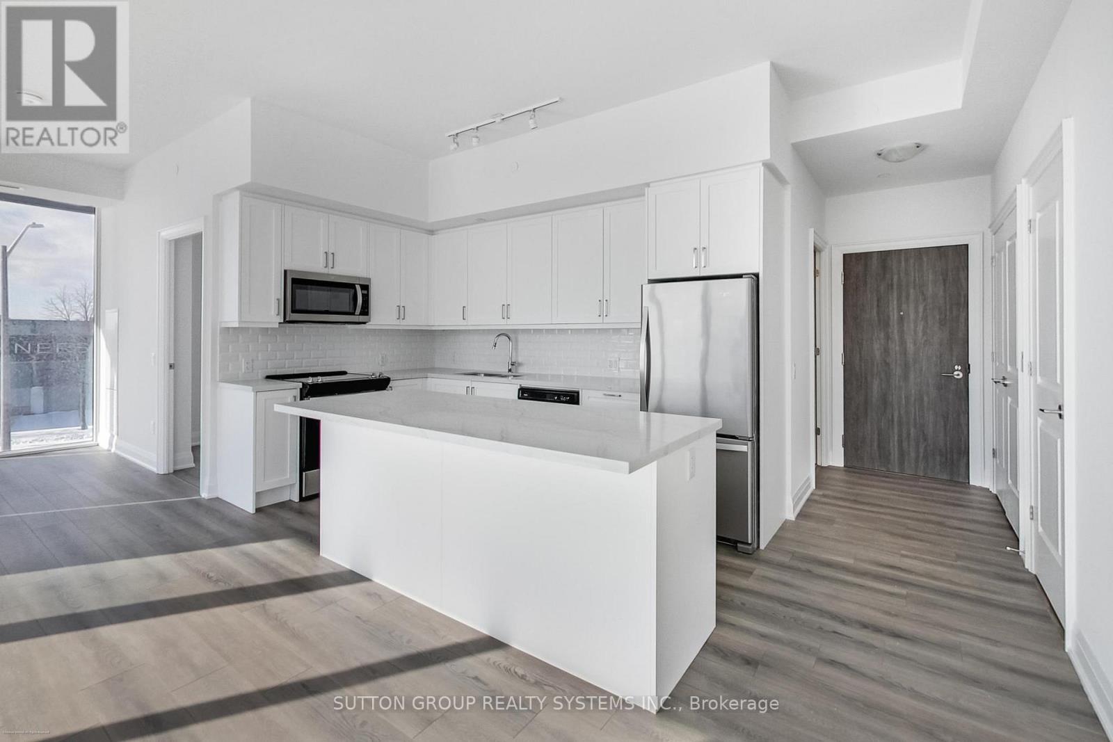 204 - 10 GATINEAU DRIVE