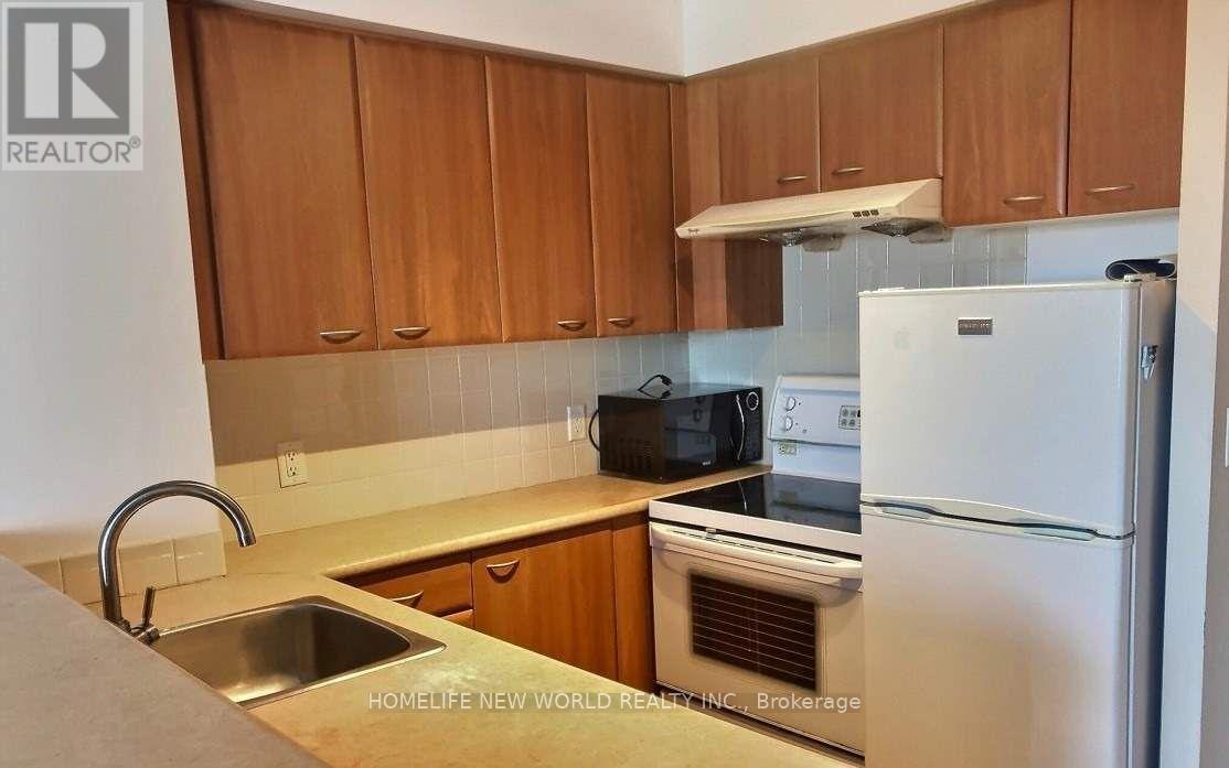 1906 - 36 LEE CENTRE DRIVE