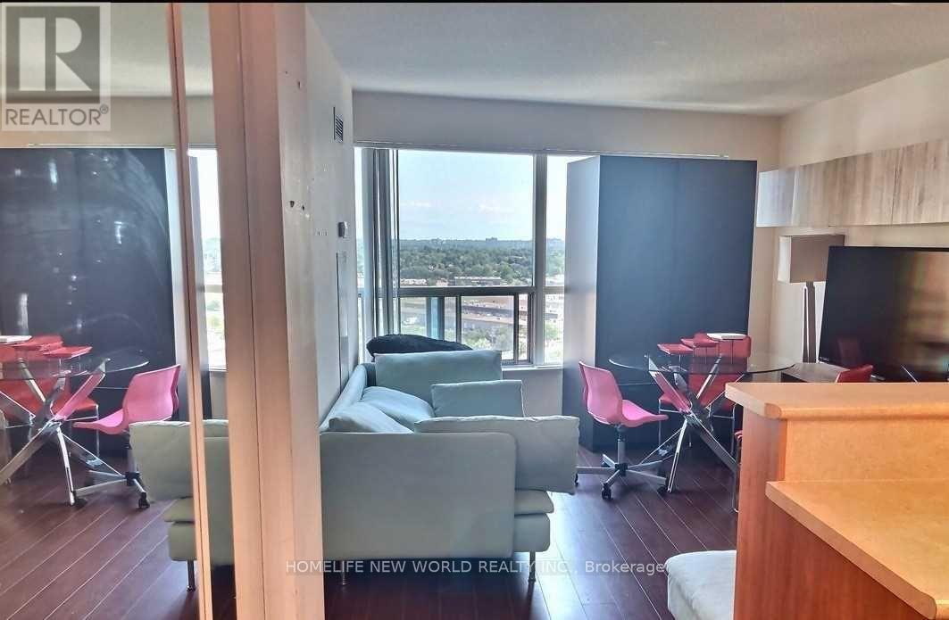 1906 - 36 LEE CENTRE DRIVE