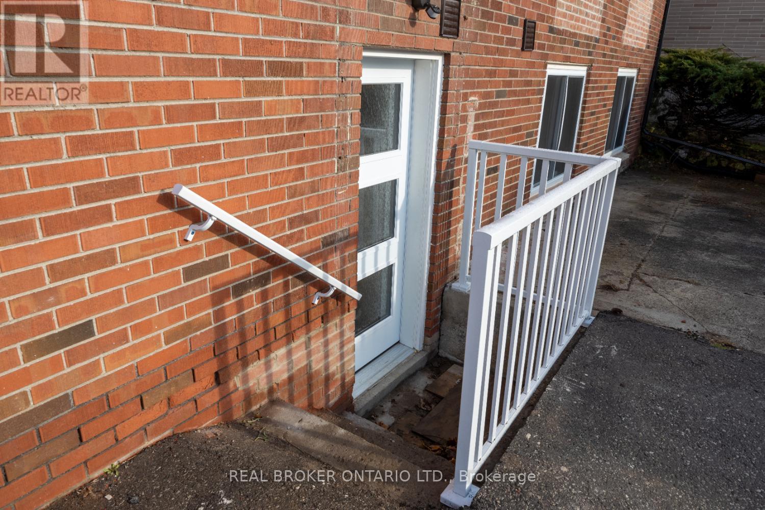 LOWER - 685 EMERSON AVENUE