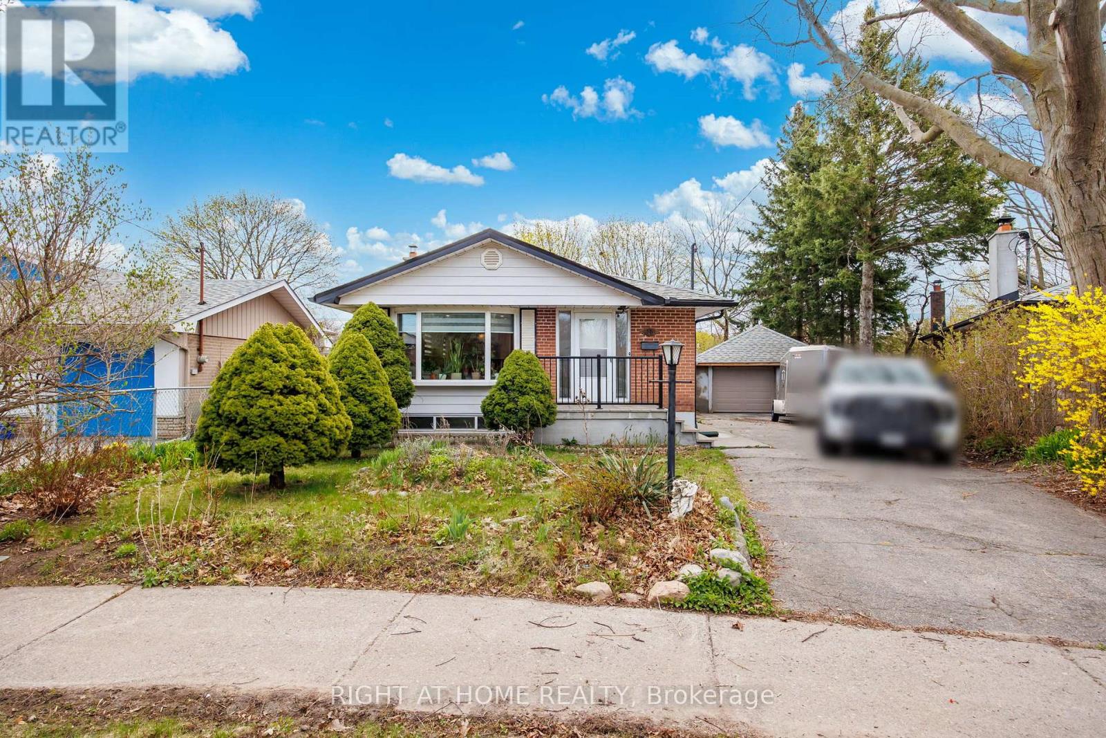 15 DALCOURT DRIVE