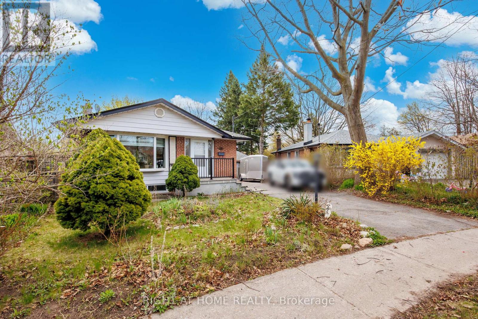 15 DALCOURT DRIVE
