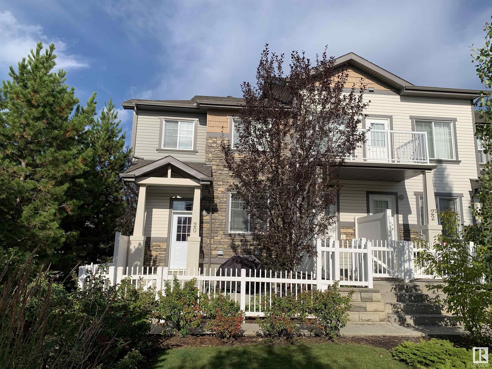#20 4850 terwillegar Common NW