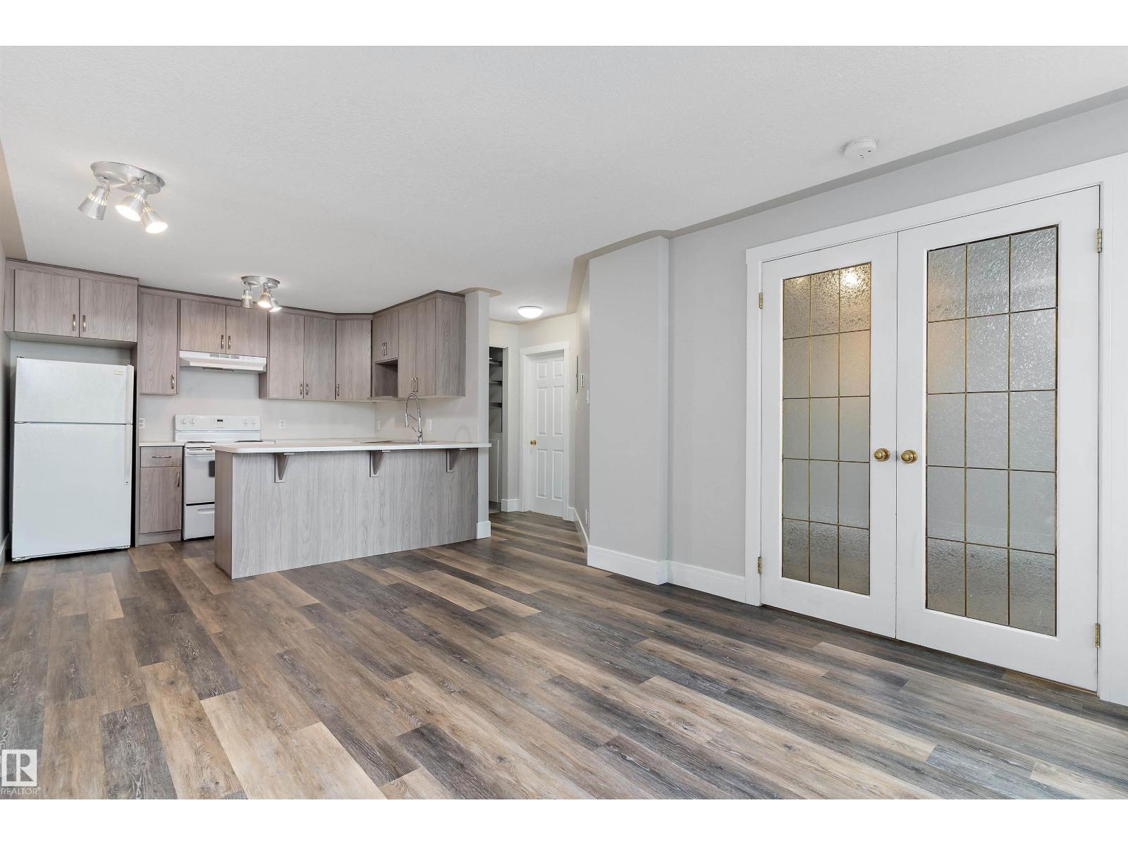 #7 11008 124 ST NW NW