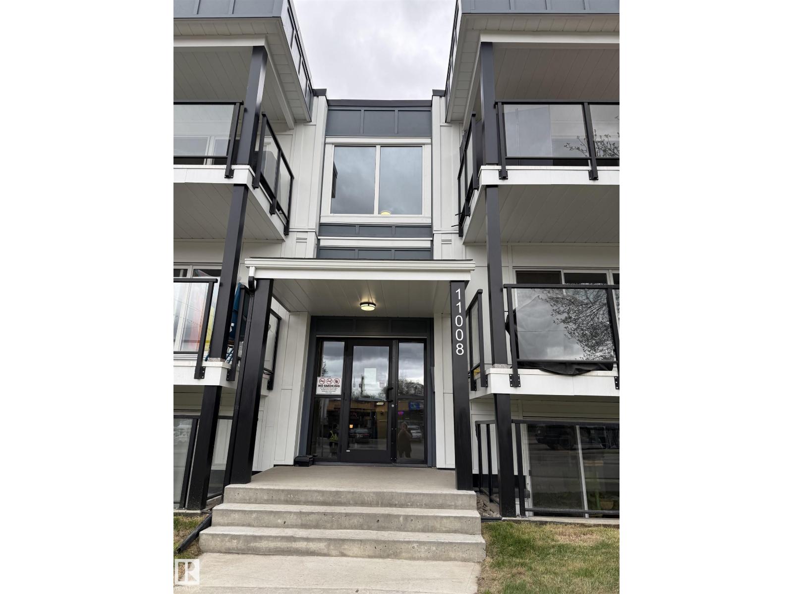 #7 11008 124 ST NW NW