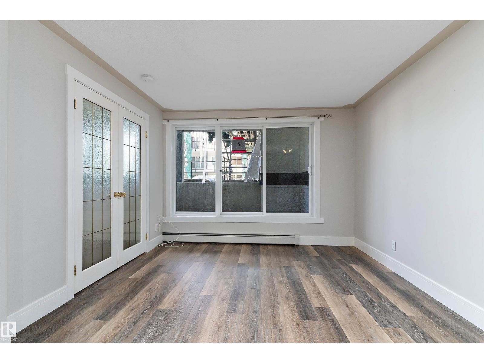 #7 11008 124 ST NW NW