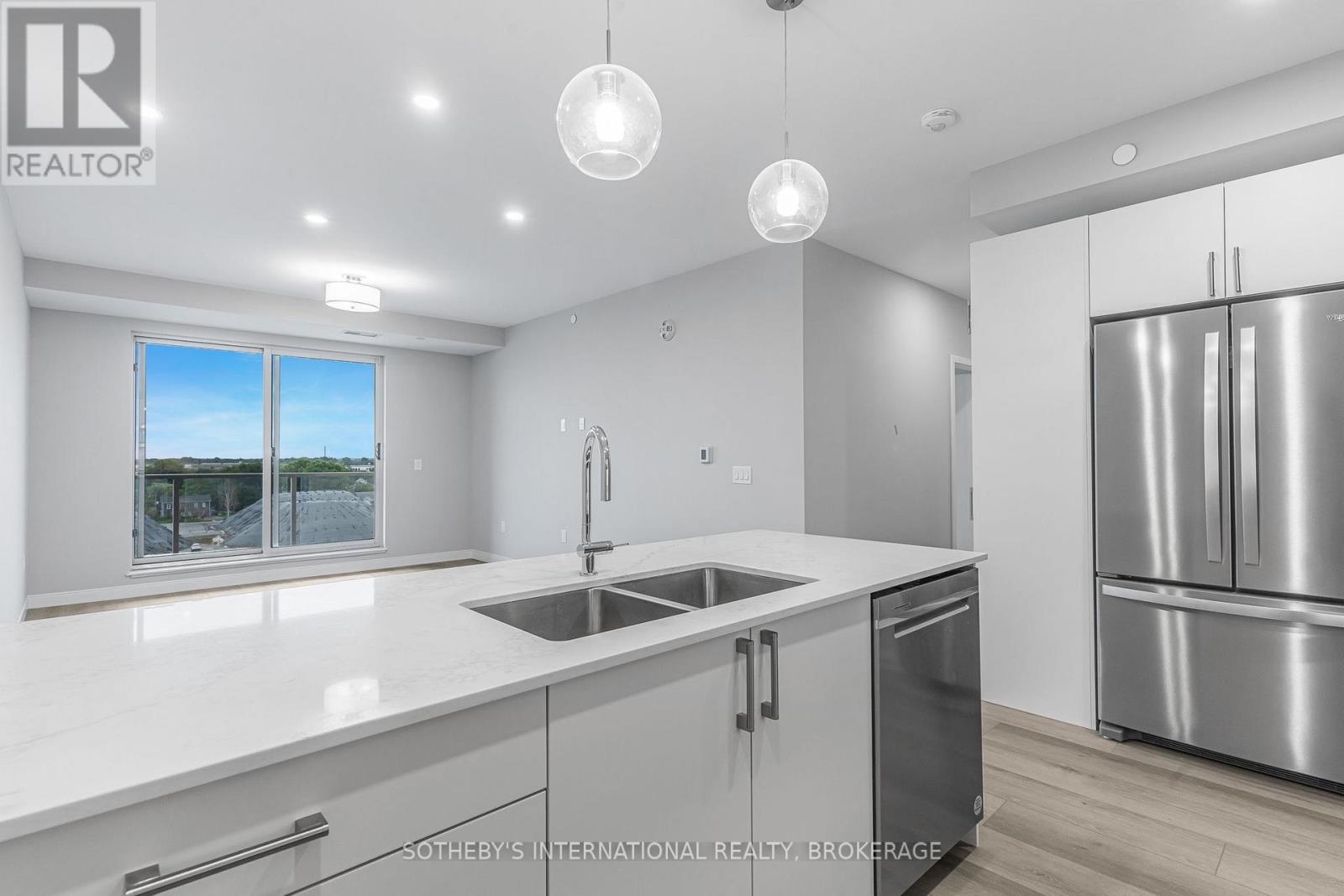 707 - 118 WEST STREET