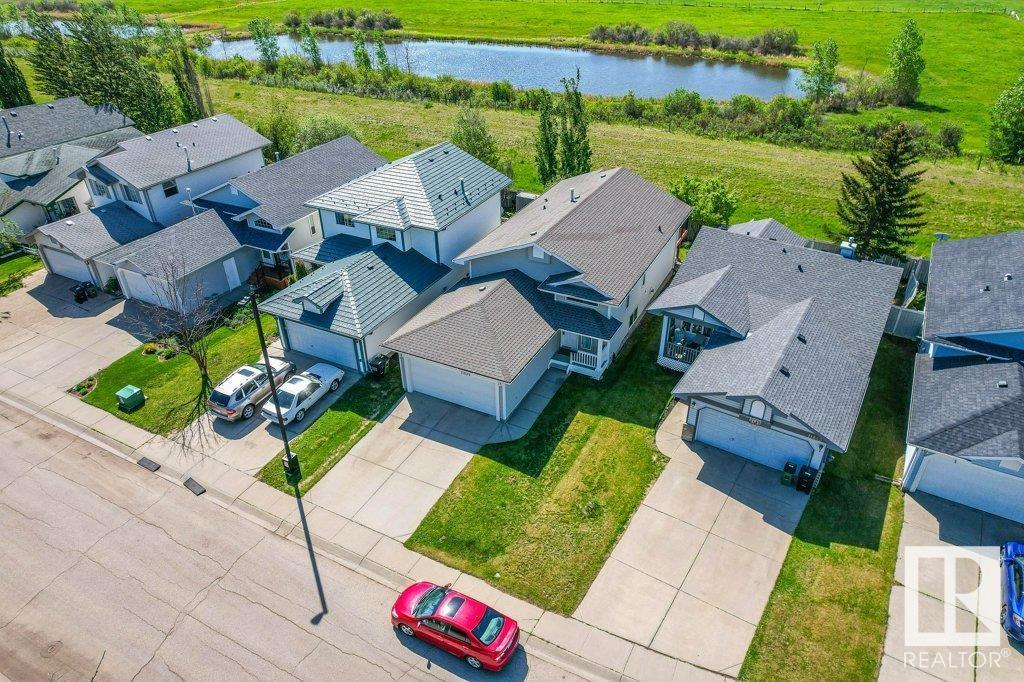 11839 8 AV NW