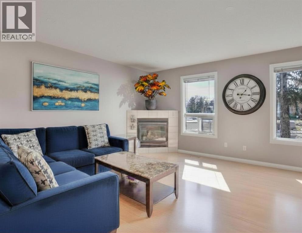1004 Penrith Crescent SE